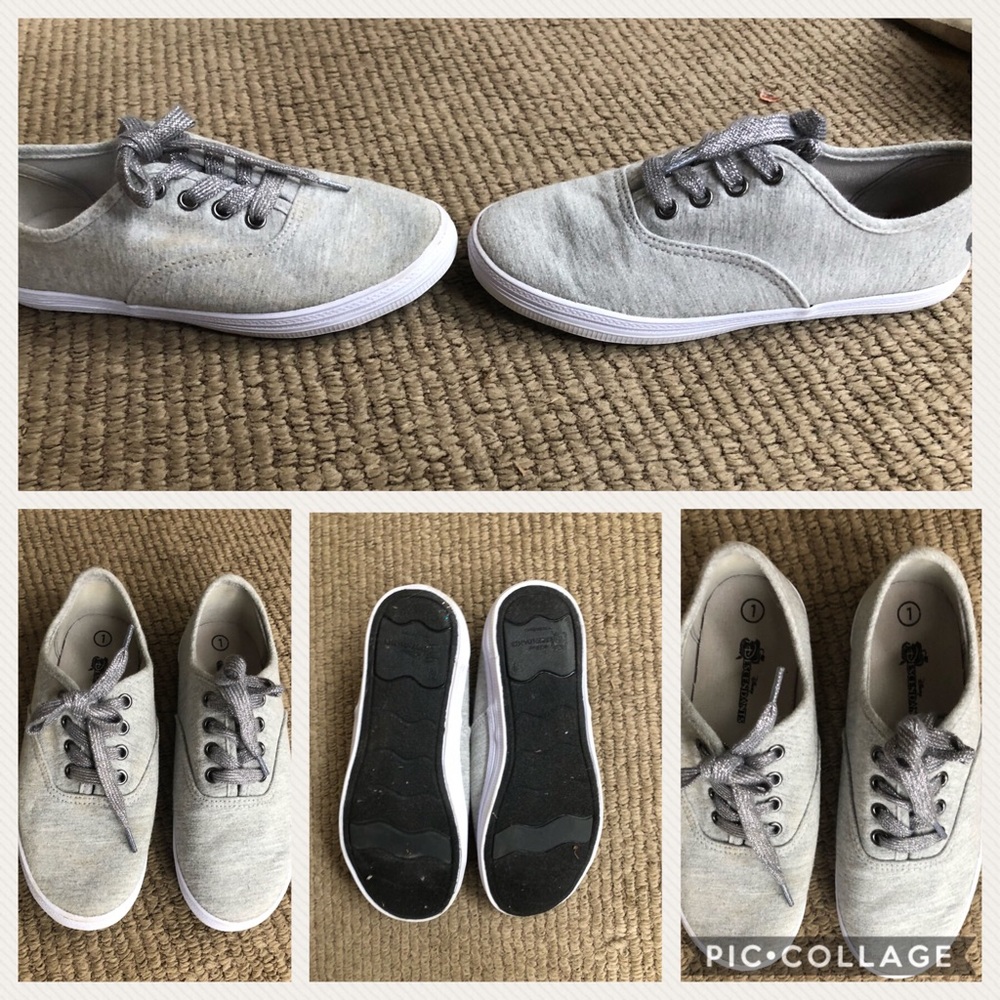 Girls size 1 Descendants shoes